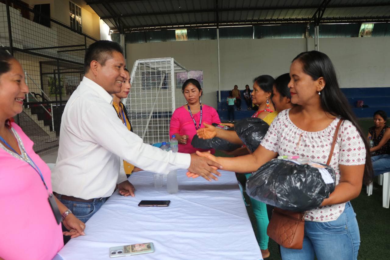 Kits de ayuda humanitaria llega a más parroquias de Napo